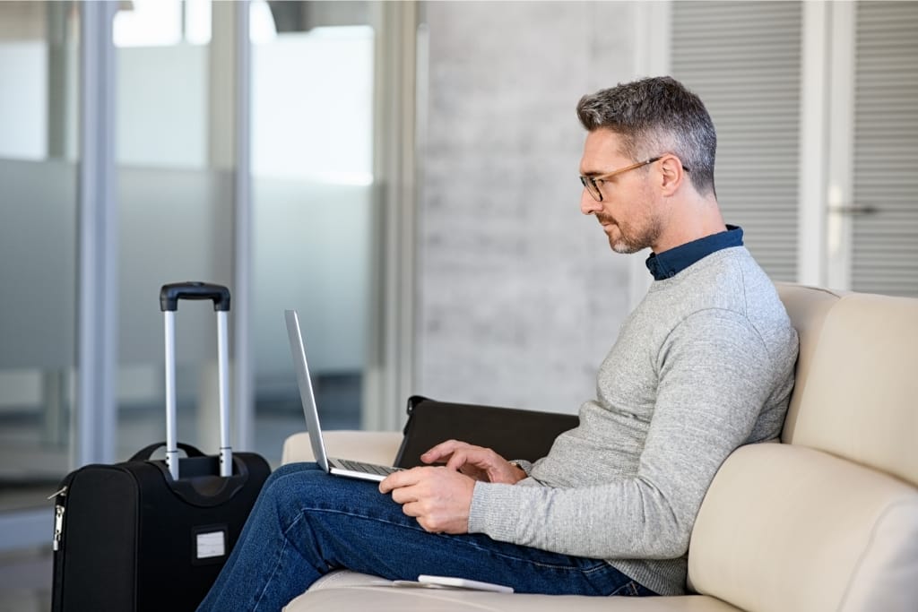 10 Productive Things To Do While Stranded At The Airport