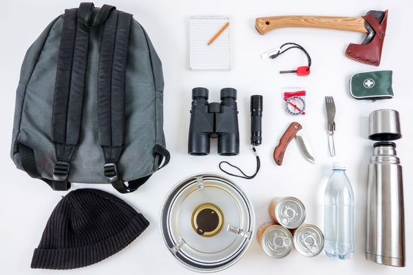 10 Things To Put In A Bug Out Bag