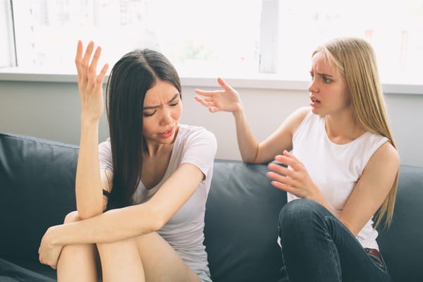 8 Common Signs A Friendship Is Turning Toxic